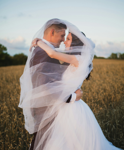 wedding couple hugging